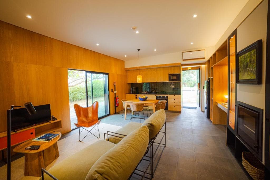 Caloura Suite — 2